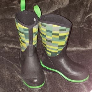 Boys size 12 (toddler) Muck Boots